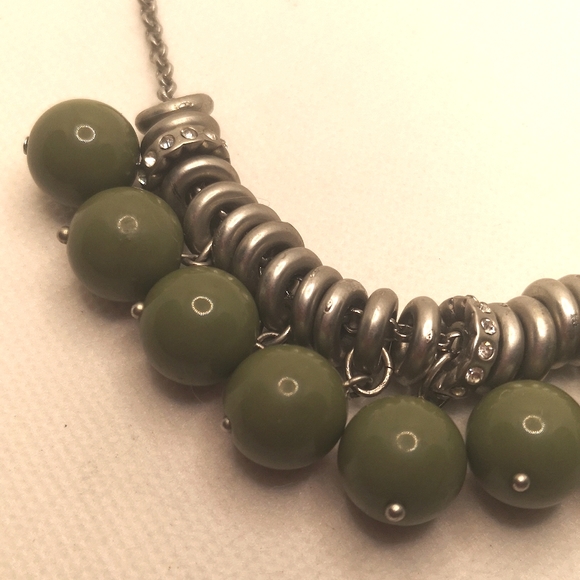 Retired Lia Sophia necklace 🔥 - Picture 2 of 4